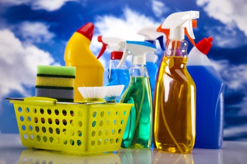 Professional end of tenancy cleaning service for a Hounslow flat